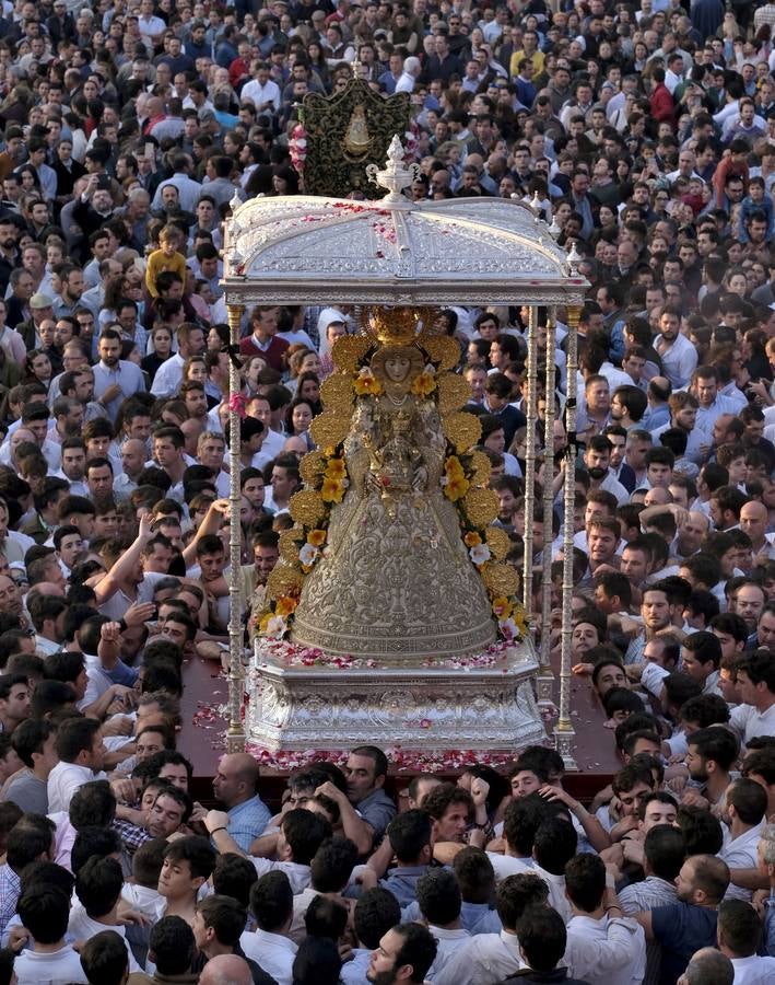 El Rocío 2018: La procesión de la Virgen, en imágenes