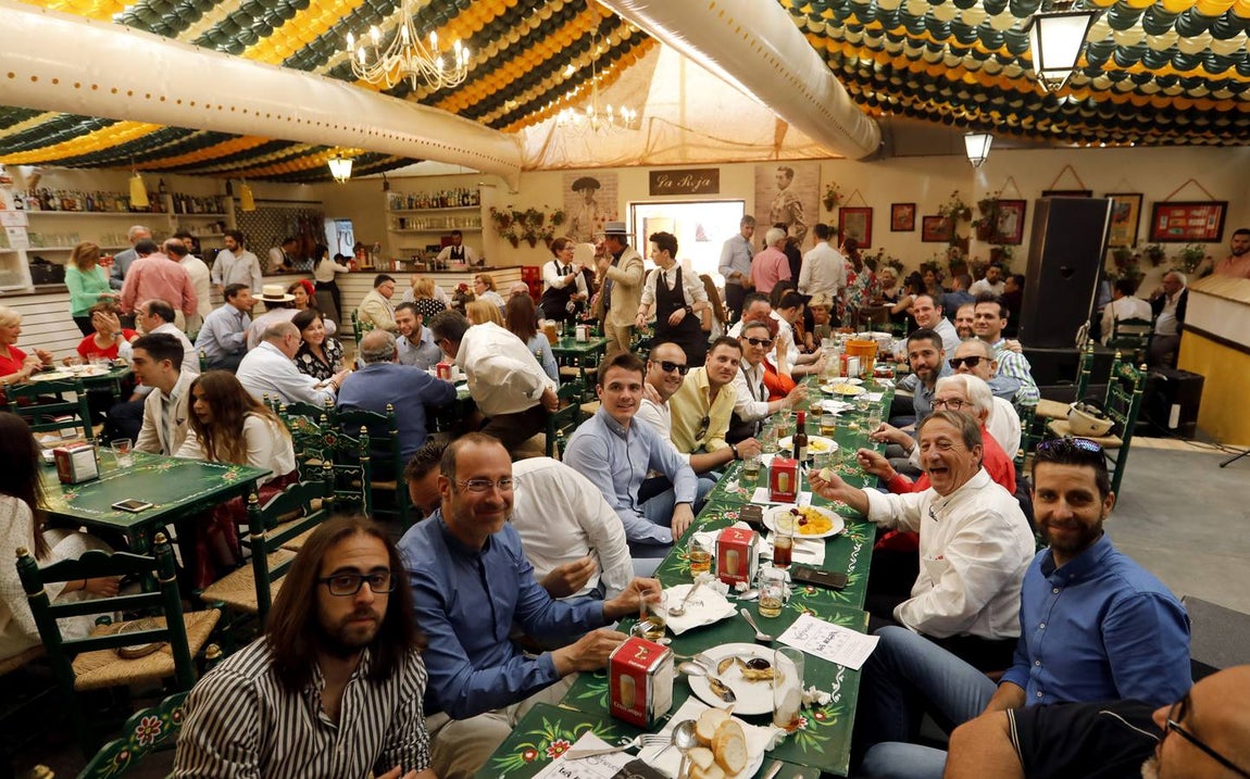 En imágenes, el ambiente en las casetas de la Feria de Córdoba 2018