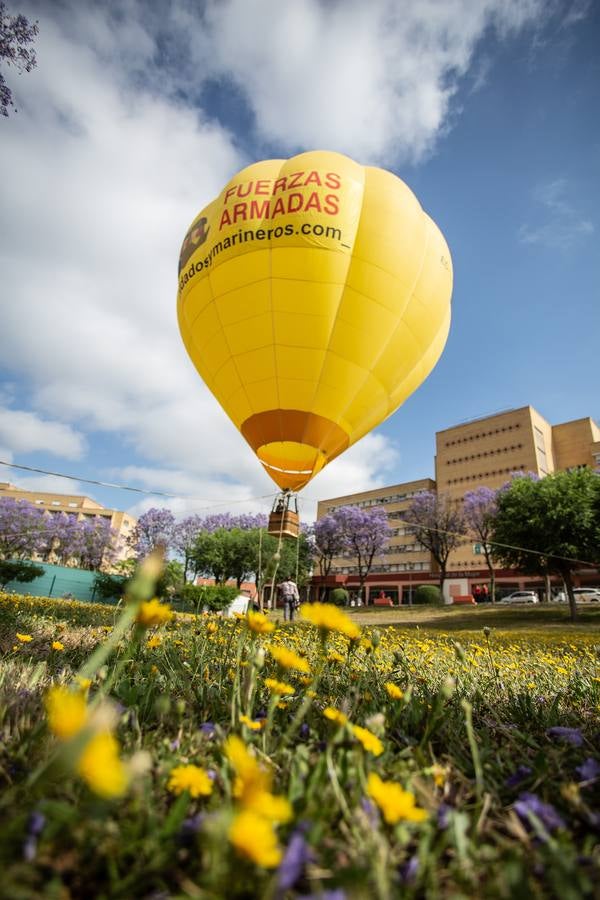 Jornada de convivencia entre las Fuerzas Armadas y niños ingresados en el Hospital Virgen del Rocío de Sevilla