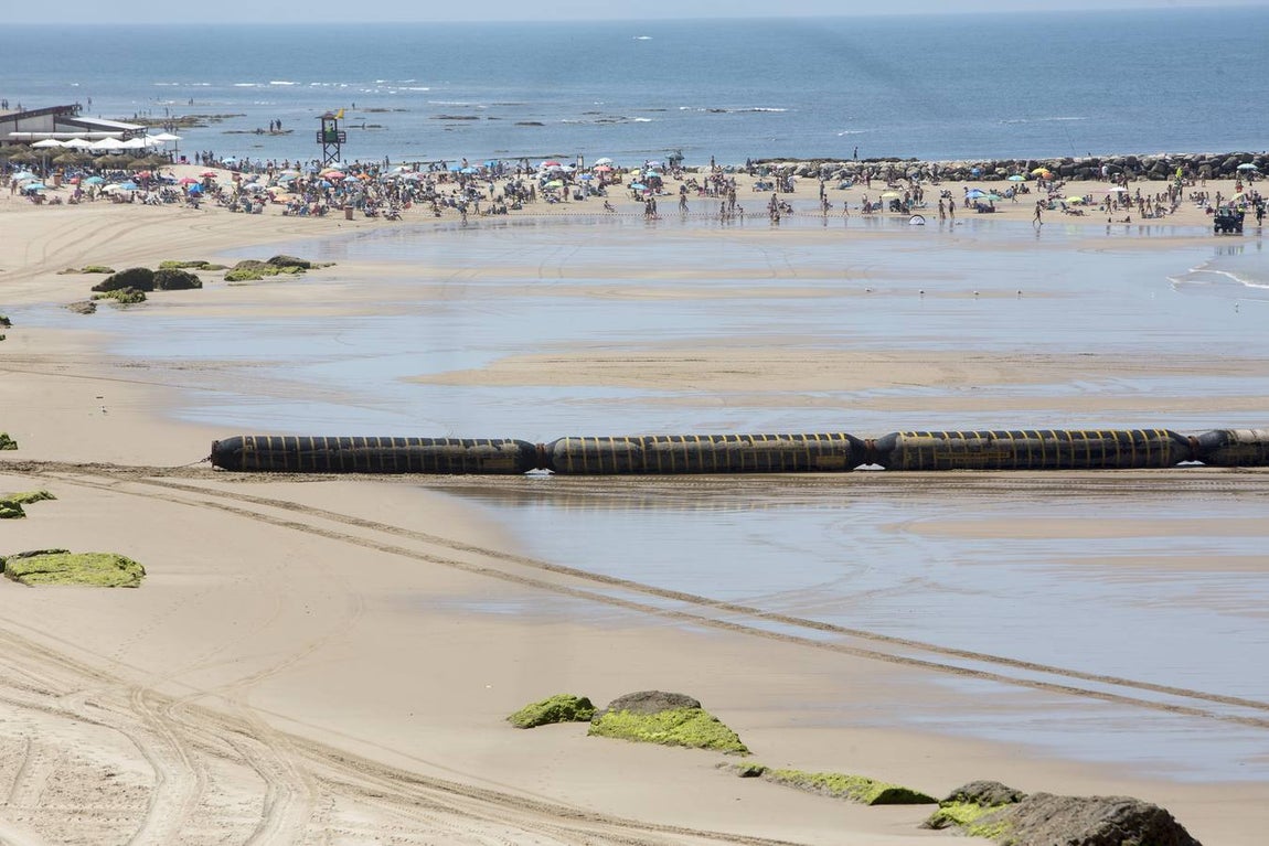 Las playas de Cádiz, llenas el primer fin de semana veraniego