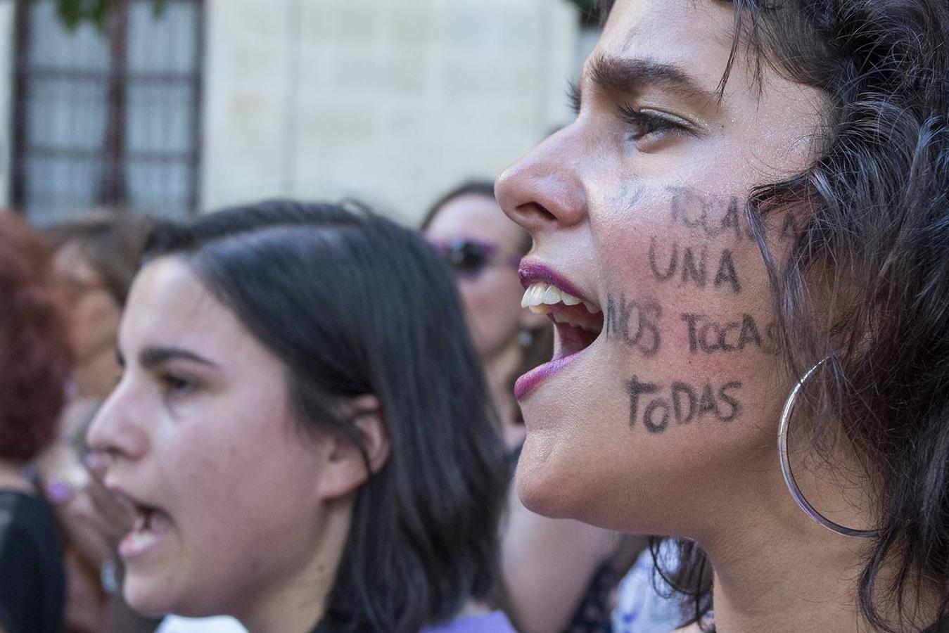 Manifestación masiva en Sevilla contra la libertad de la Manada