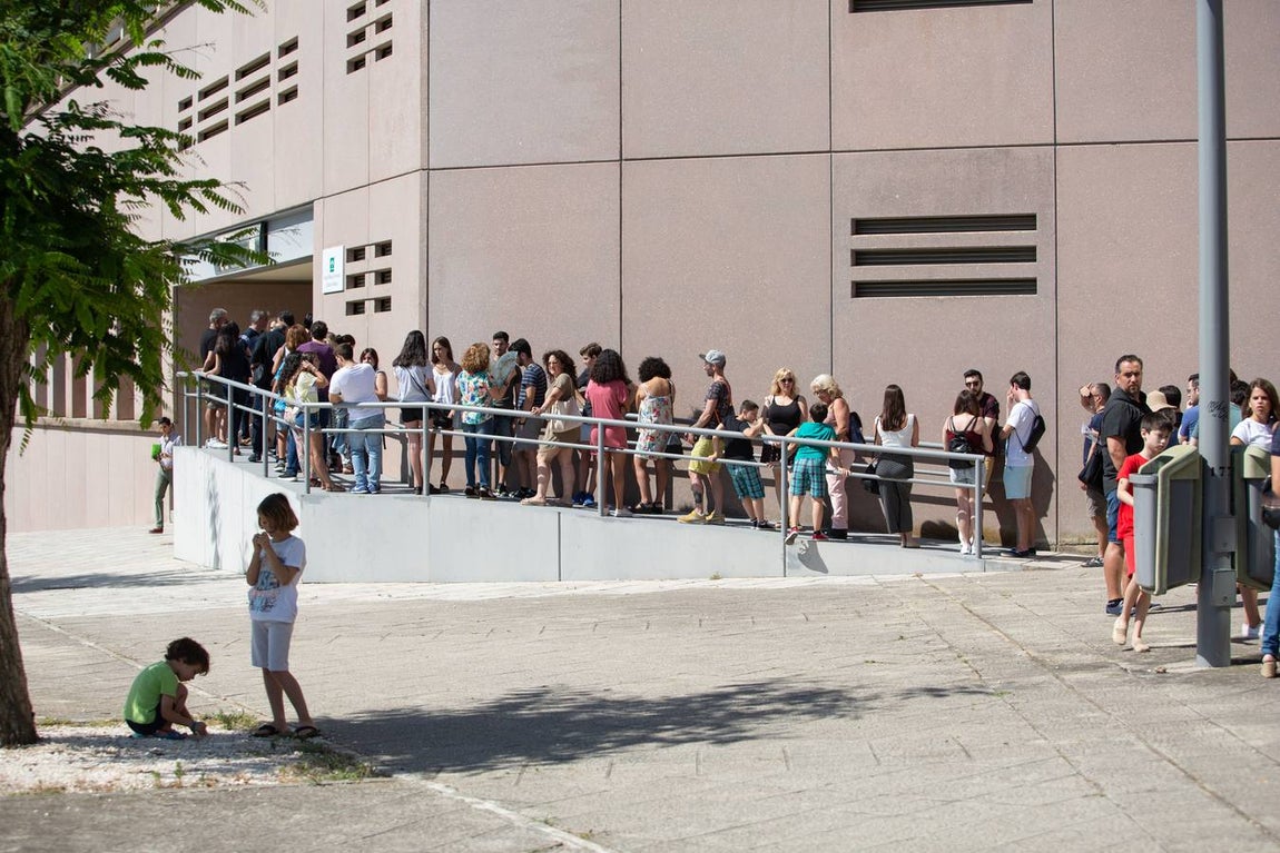 Fotogalería: ¿Has ido al casting de La Peste en Sevilla? Búscate