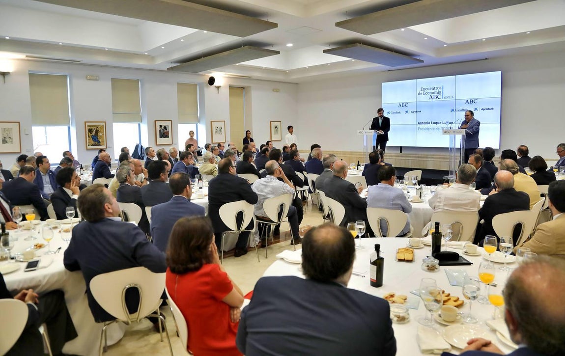 «Necesitamos empresas grandes frente a ataques con aranceles»