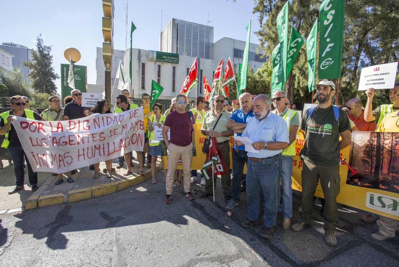 Los empleados del Infoca se manifiestan en Huelva por la precariedad laboral
