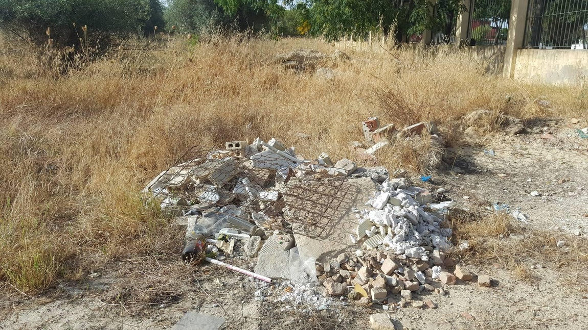 El parque de la cornisa de Gelves, abandonado por el Ayuntamiento