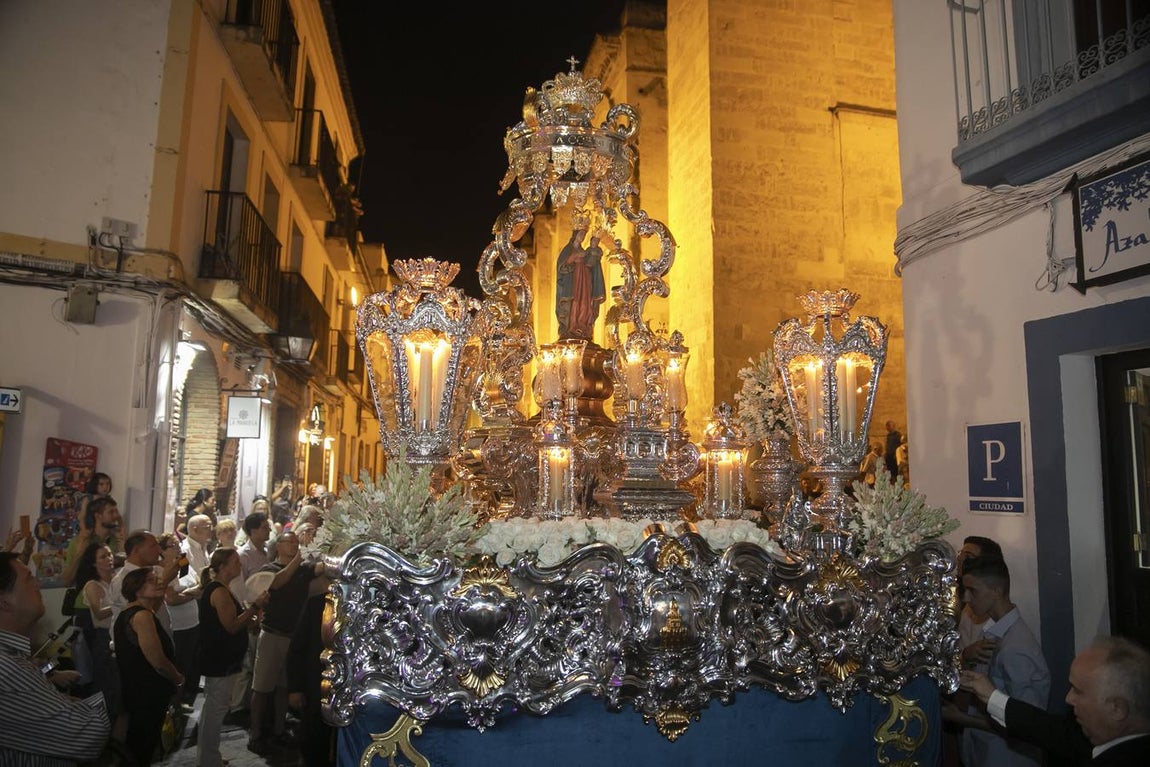 La procesión de la Virgen de la Fuensanta de Córdoba, en imágenes