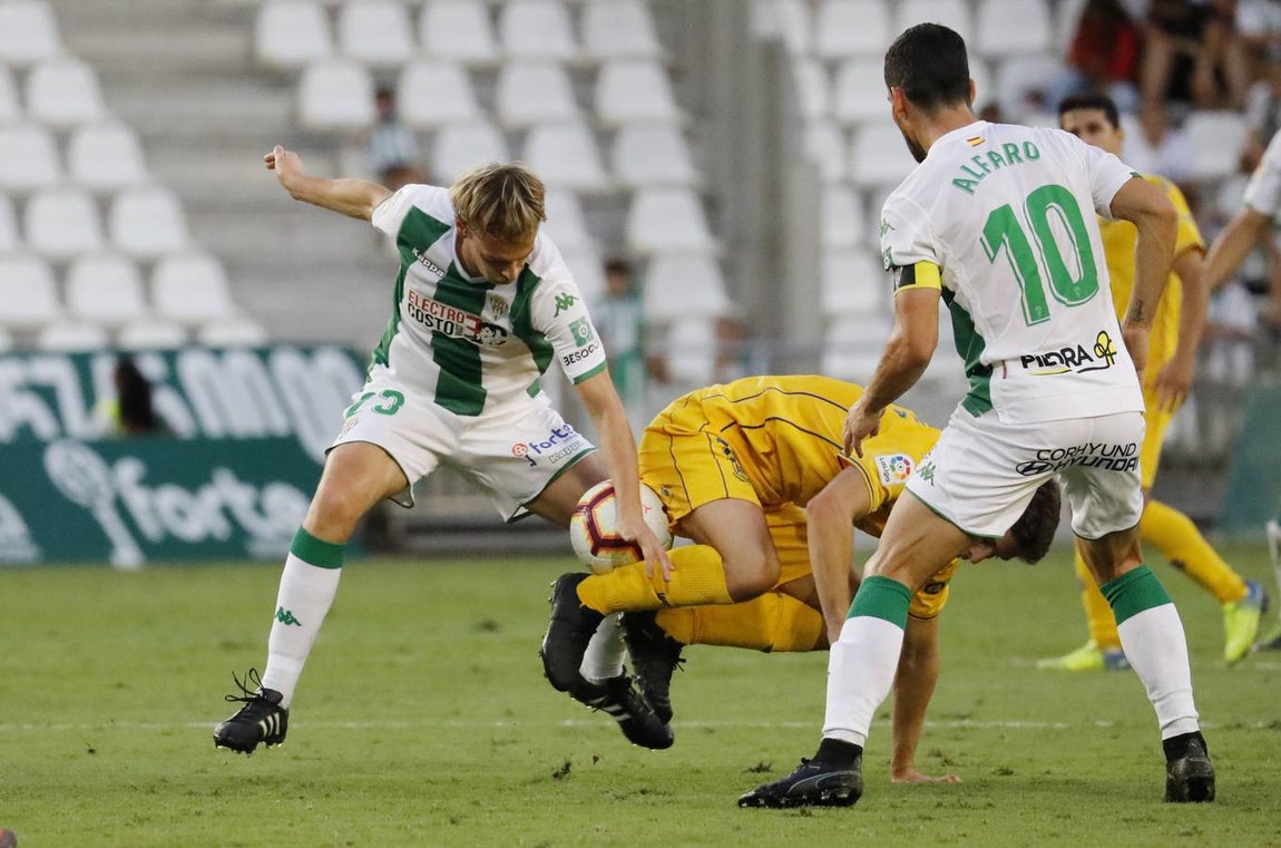 Las mejores jugadas del Córdoba-Alcorcón, en imágenes