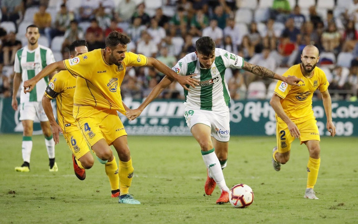 Las mejores jugadas del Córdoba-Alcorcón, en imágenes