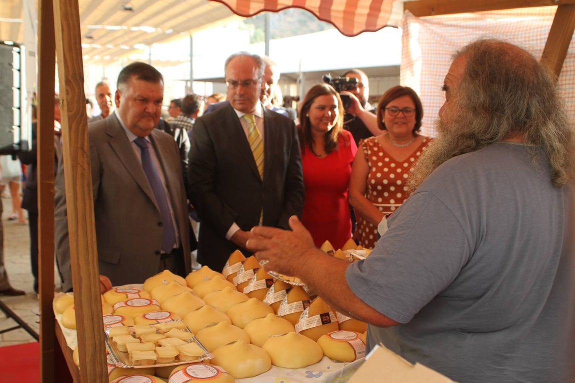 El arranque de la Fiesta del Queso de Zuheros, en imágenes