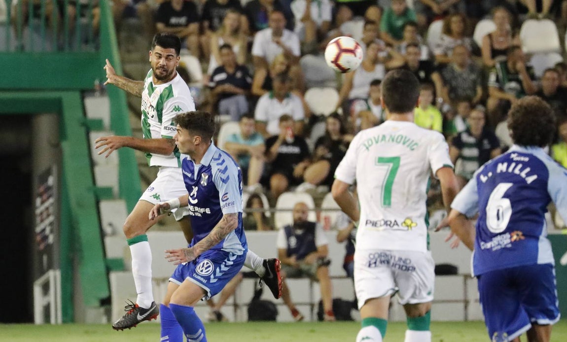 Las mejores jugadas del Córdoba-Tenerife, en imágenes