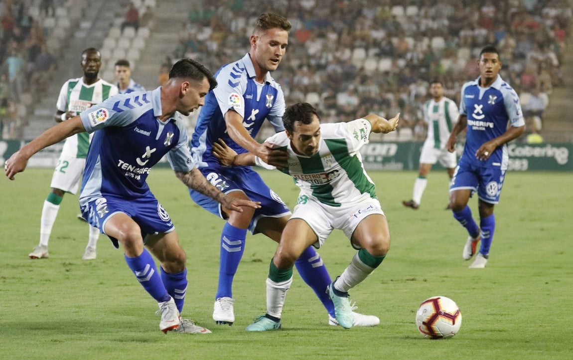 Las mejores jugadas del Córdoba-Tenerife, en imágenes