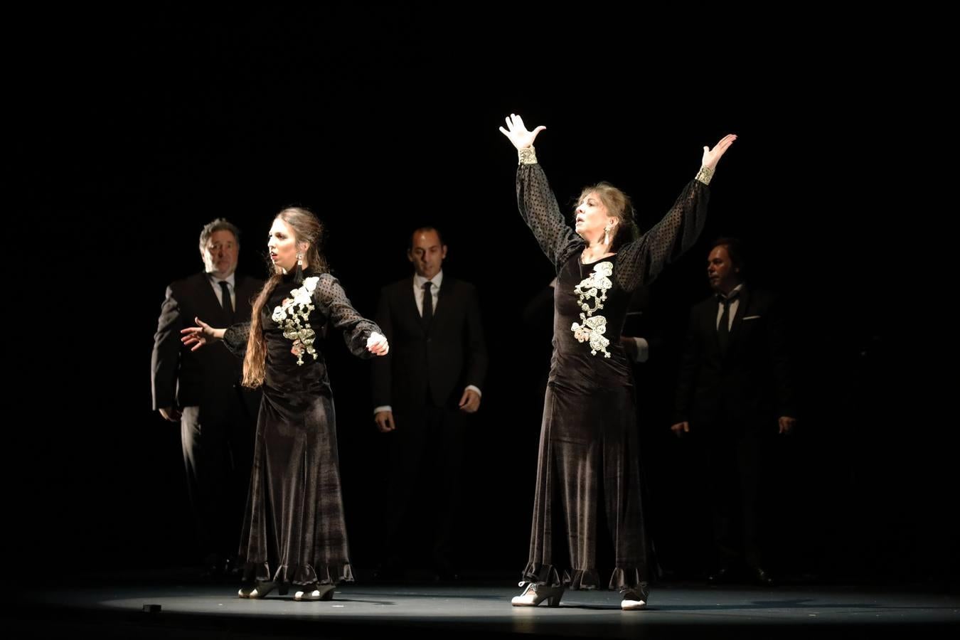 «Gitanas» deslumbran en la Bienal de Flamenco de Sevilla