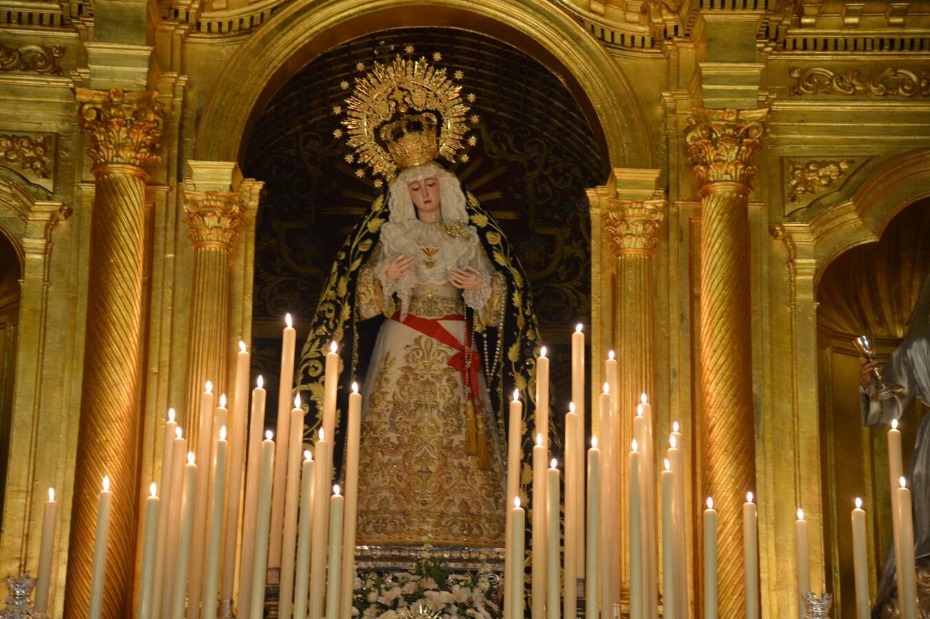 Galería de imágenes del altar de septenario de Montesión