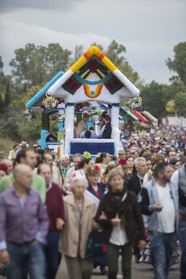 Multitudinaria celebración en Dos Hermanas de la Virgen de Valme