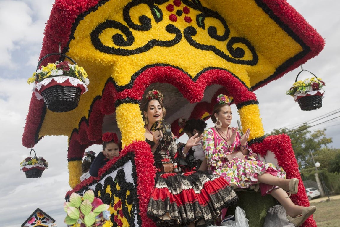 Multitudinaria celebración en Dos Hermanas de la Virgen de Valme