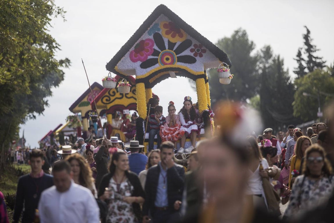 Multitudinaria celebración en Dos Hermanas de la Virgen de Valme