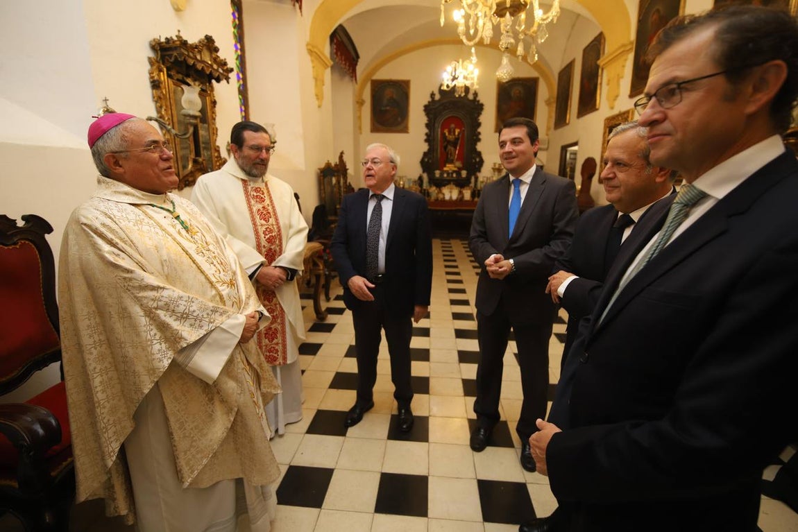 La misa del obispo de Córdoba ante San Rafael, en imágenes