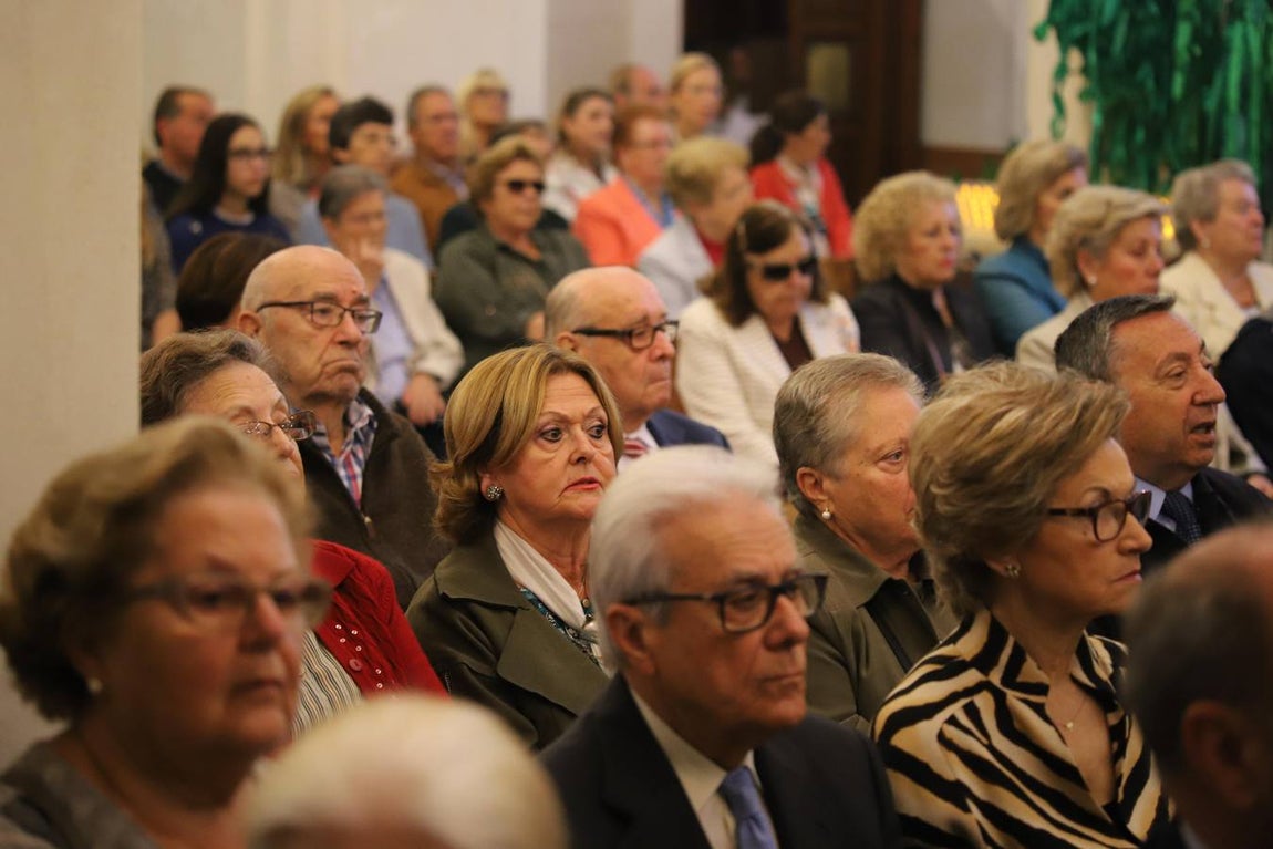 La misa del obispo de Córdoba ante San Rafael, en imágenes