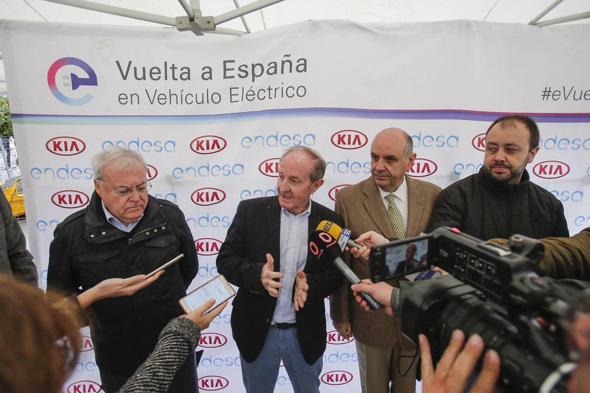 La ruta del coche eléctrico de Endesa llega a Córdoba, en imágenes