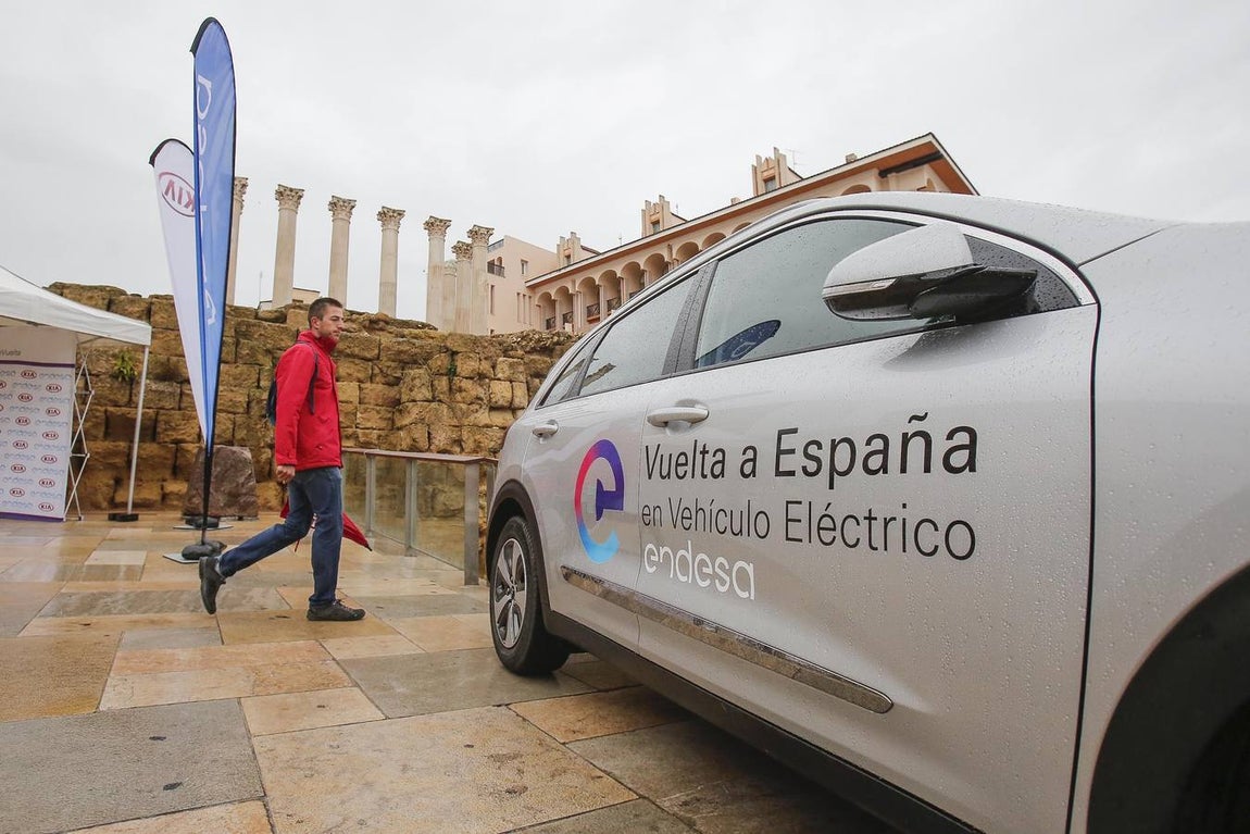 La ruta del coche eléctrico de Endesa llega a Córdoba, en imágenes