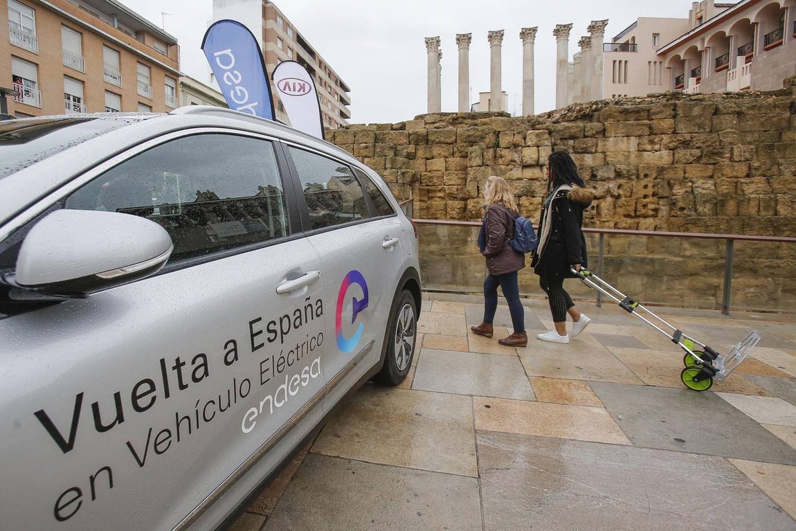 La ruta del coche eléctrico de Endesa llega a Córdoba, en imágenes