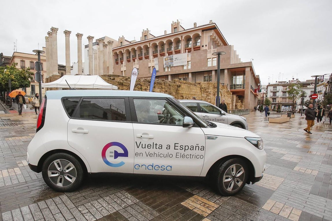 La ruta del coche eléctrico de Endesa llega a Córdoba, en imágenes
