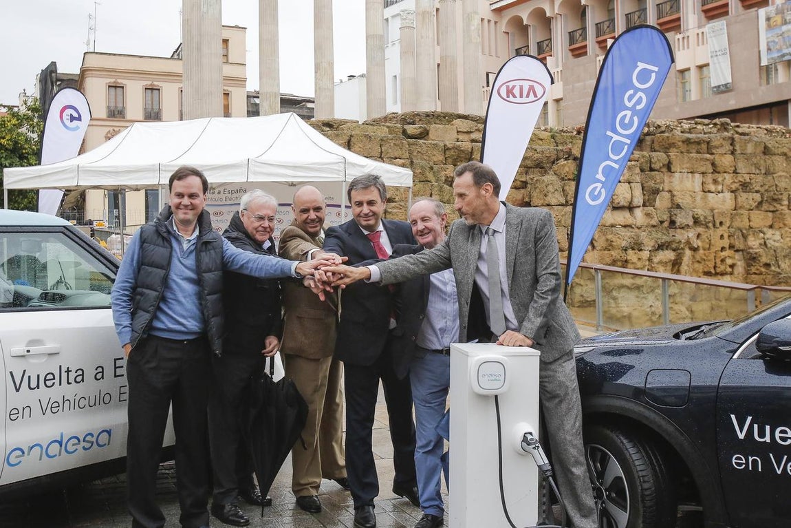 La ruta del coche eléctrico de Endesa llega a Córdoba, en imágenes