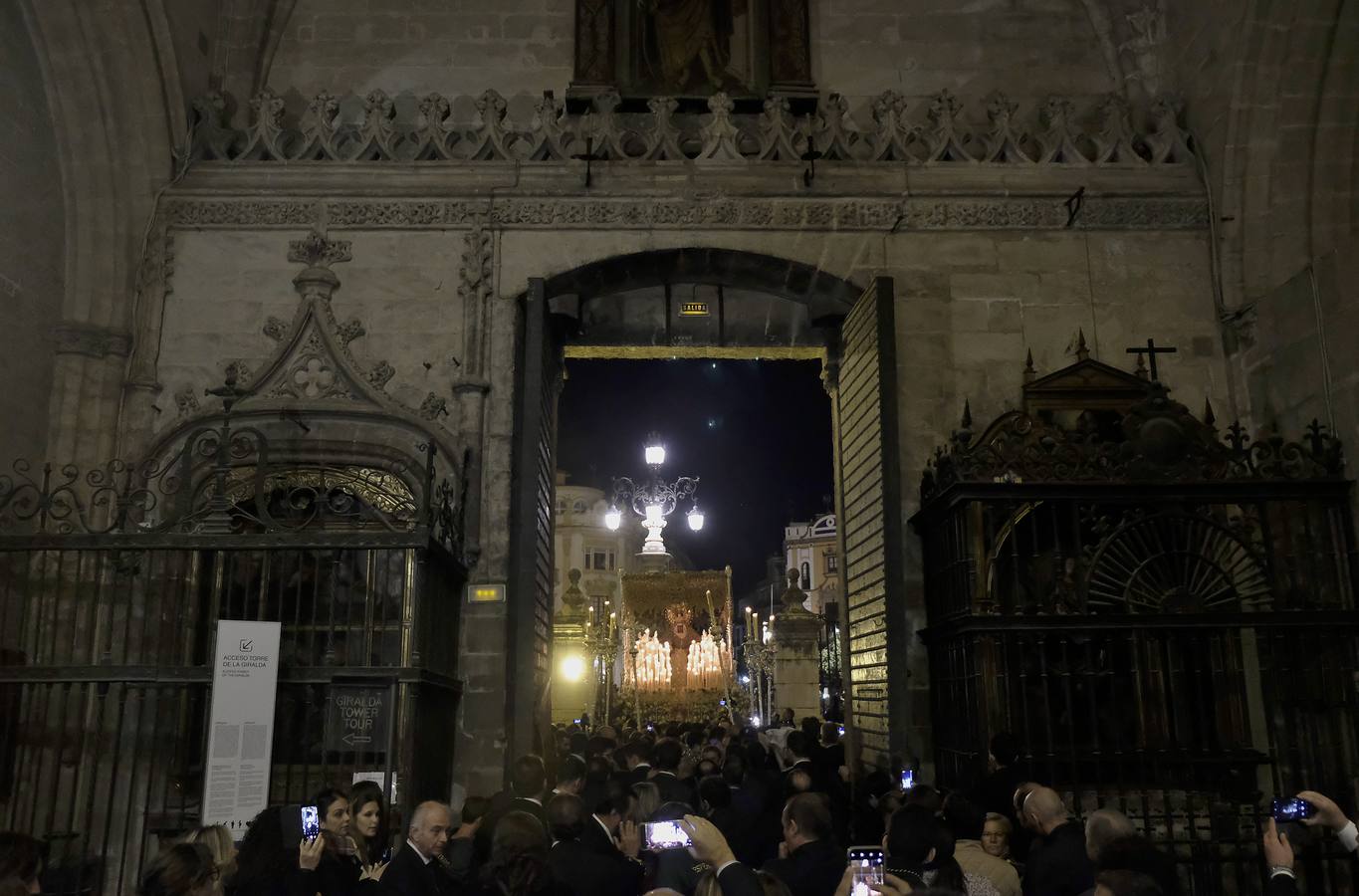 Fotogalería: la llegada a la Catedral de Sevilla