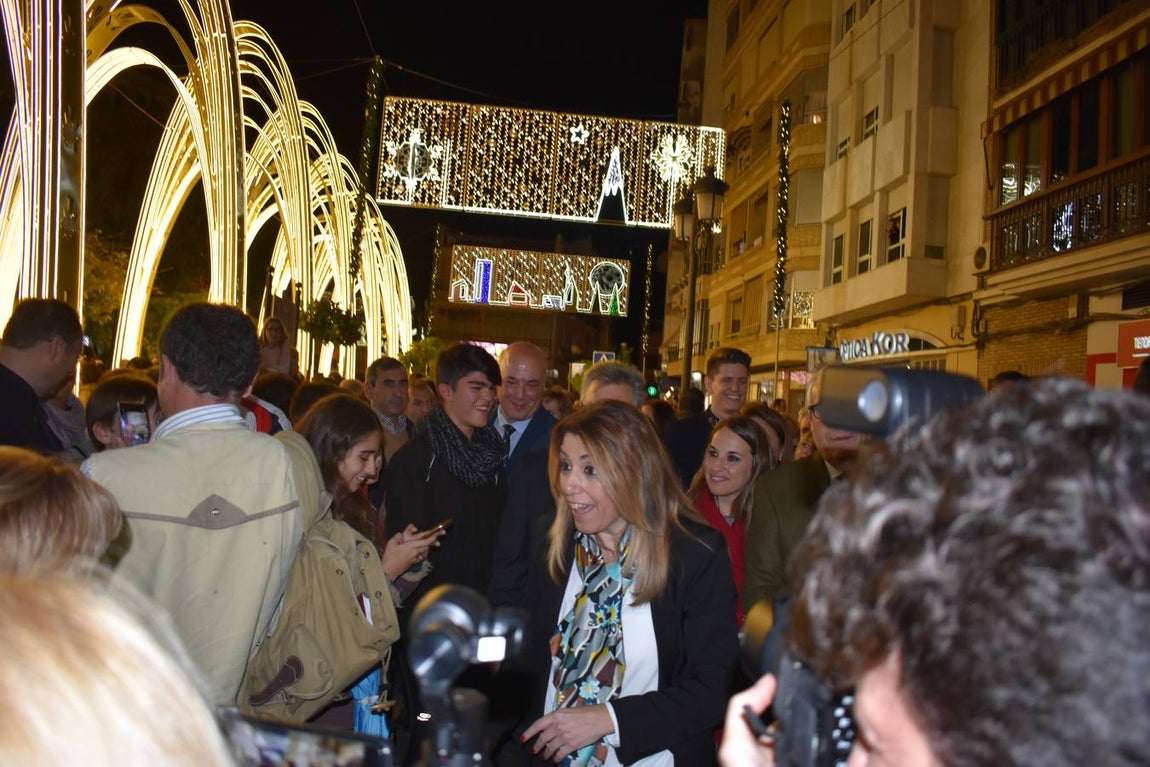 La iluminación navideña de Puente Genil, en imágenes