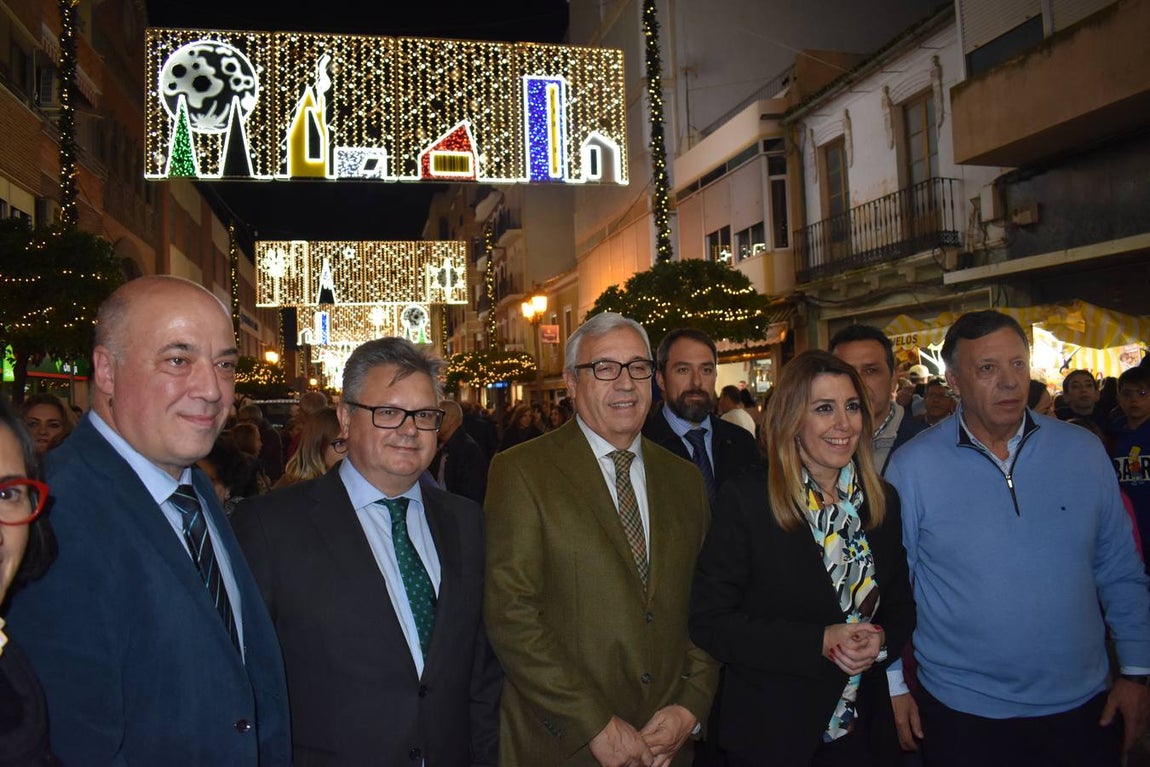 La iluminación navideña de Puente Genil, en imágenes