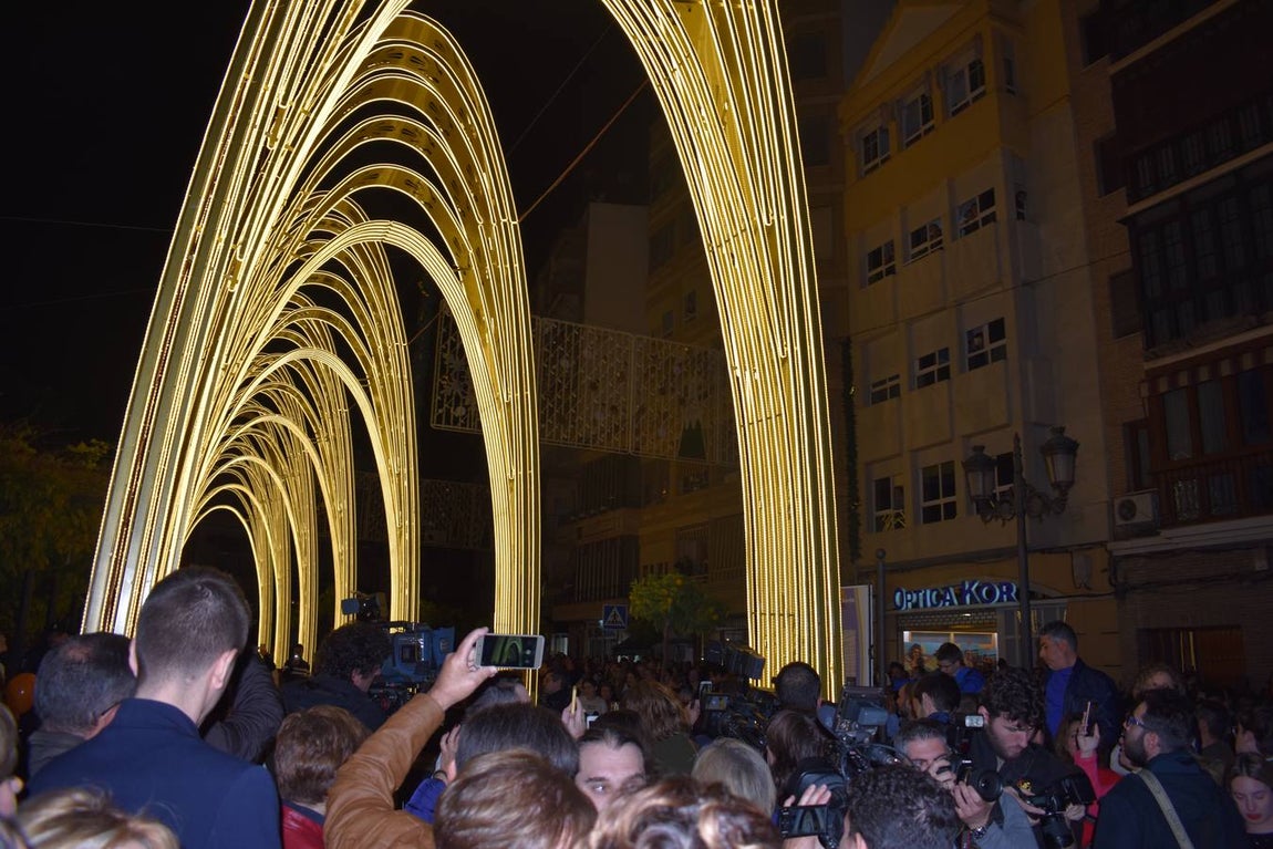 La iluminación navideña de Puente Genil, en imágenes