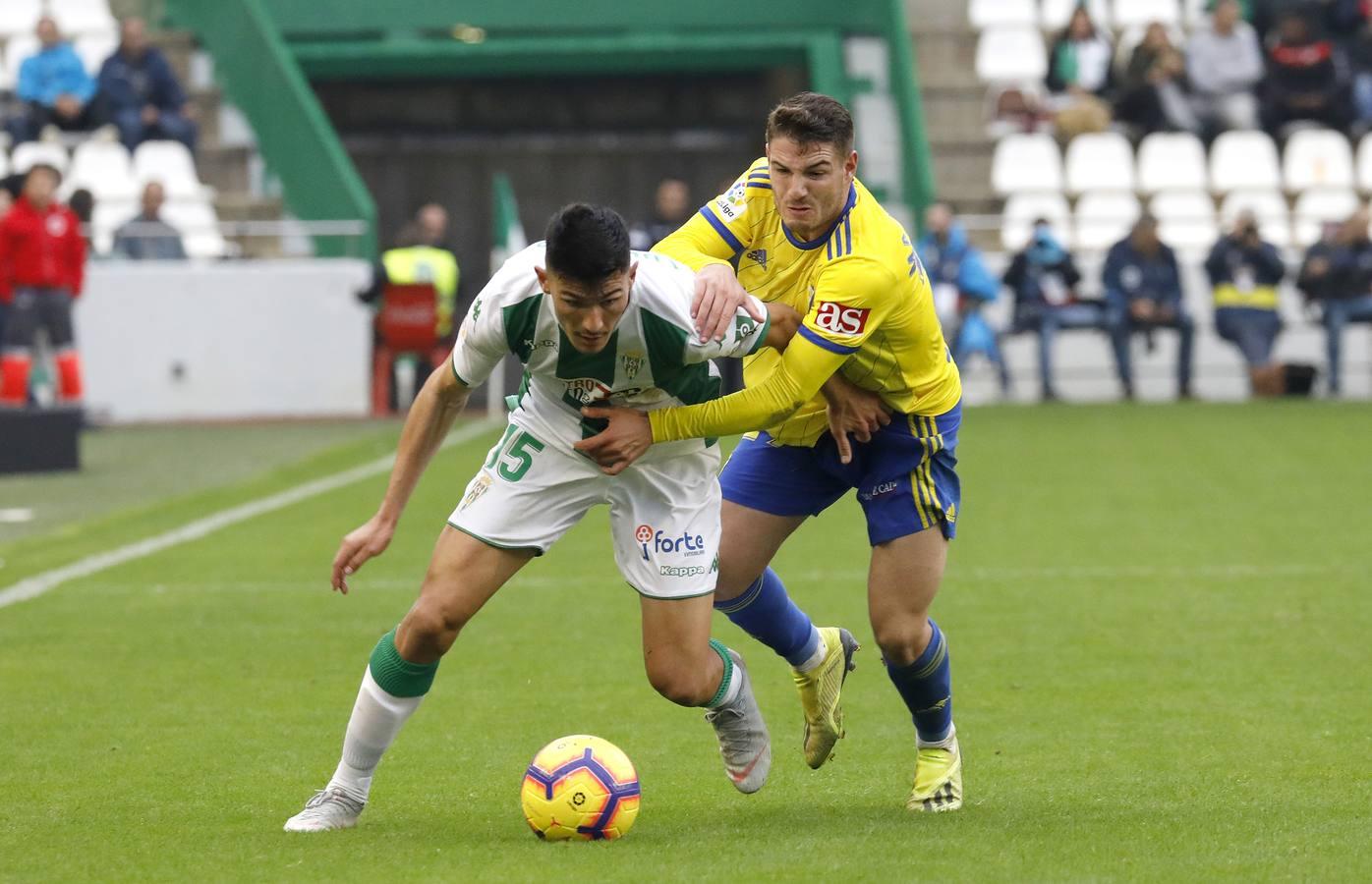 La derrota del Córdoba CF ante el Cádiz (1-3), en imágenes