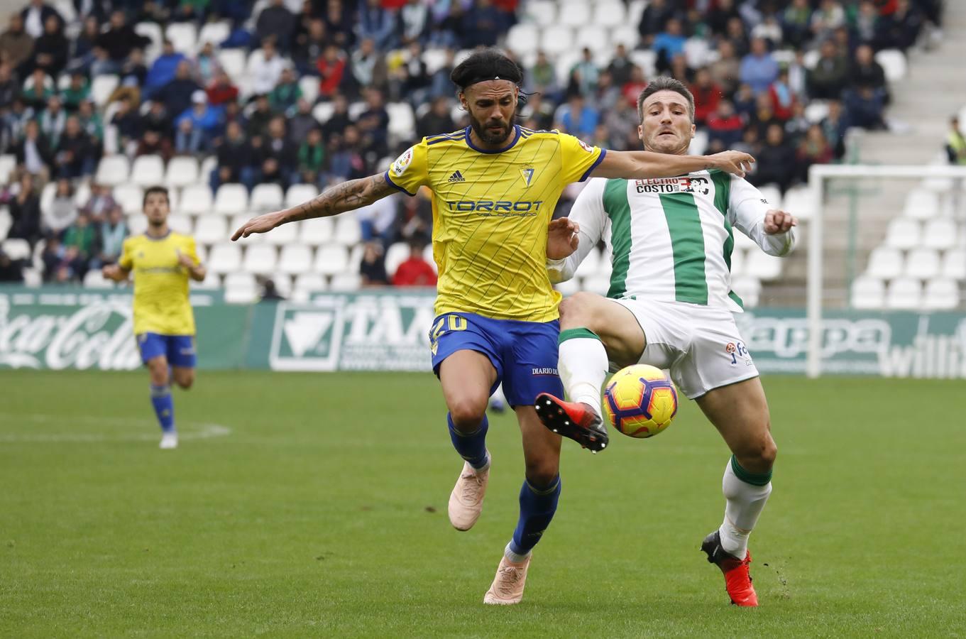 La derrota del Córdoba CF ante el Cádiz (1-3), en imágenes