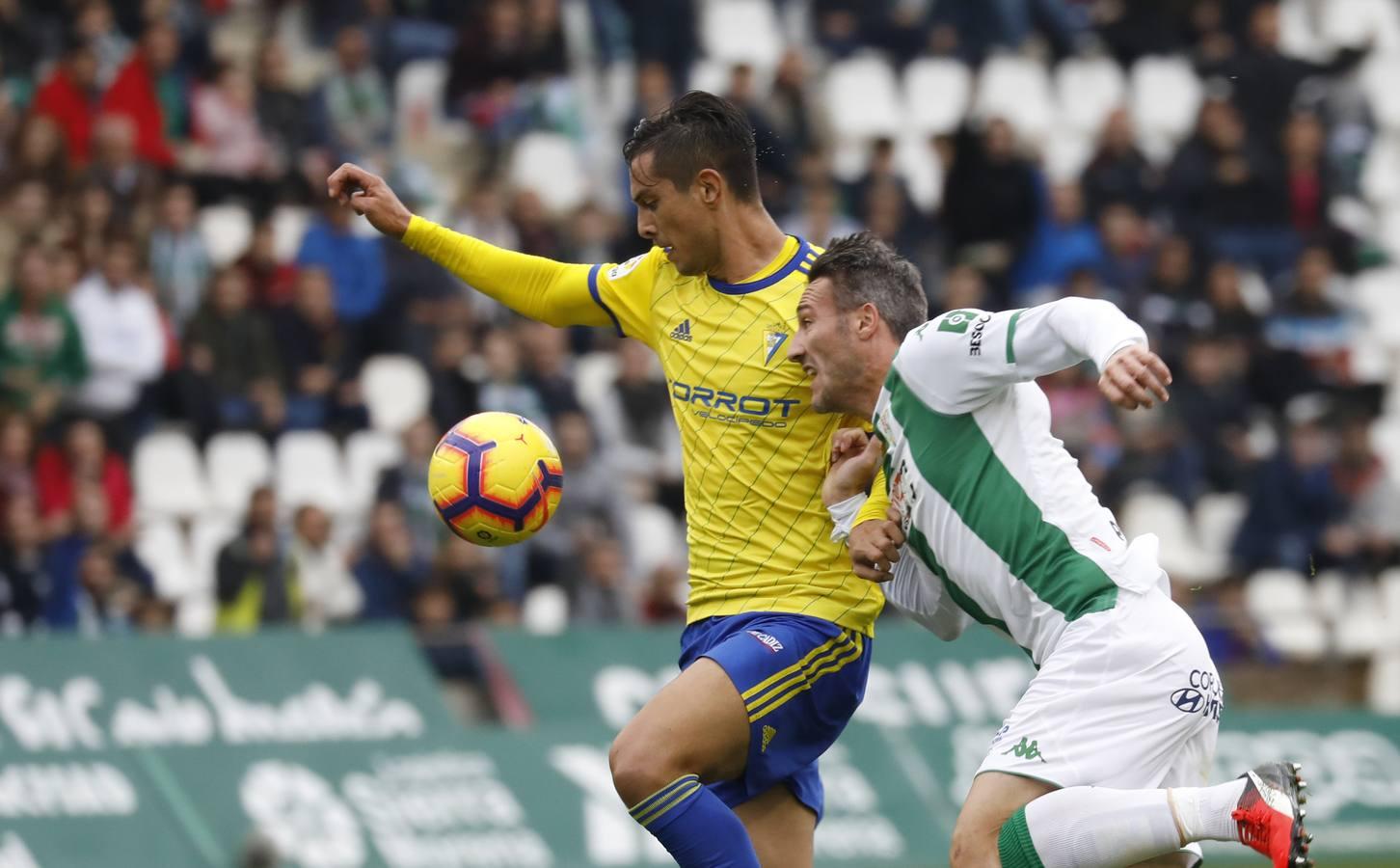 La derrota del Córdoba CF ante el Cádiz (1-3), en imágenes
