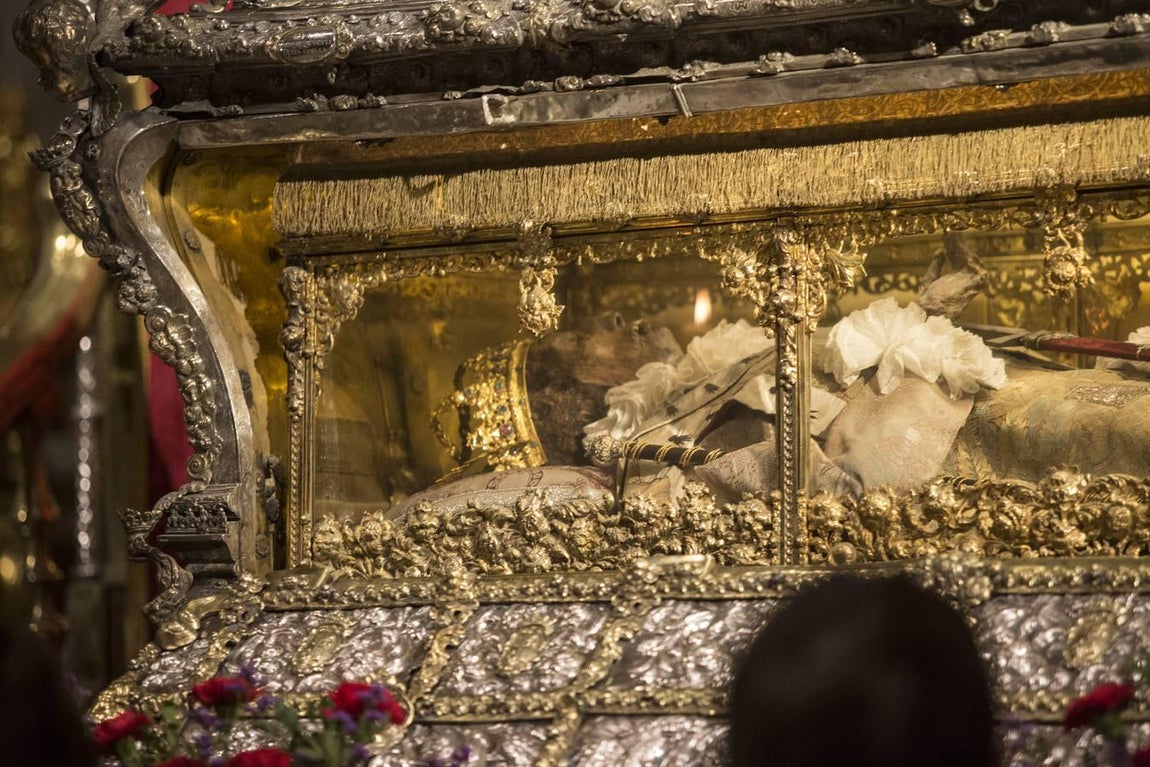 La procesión por el día de San Clemente en la Catedral