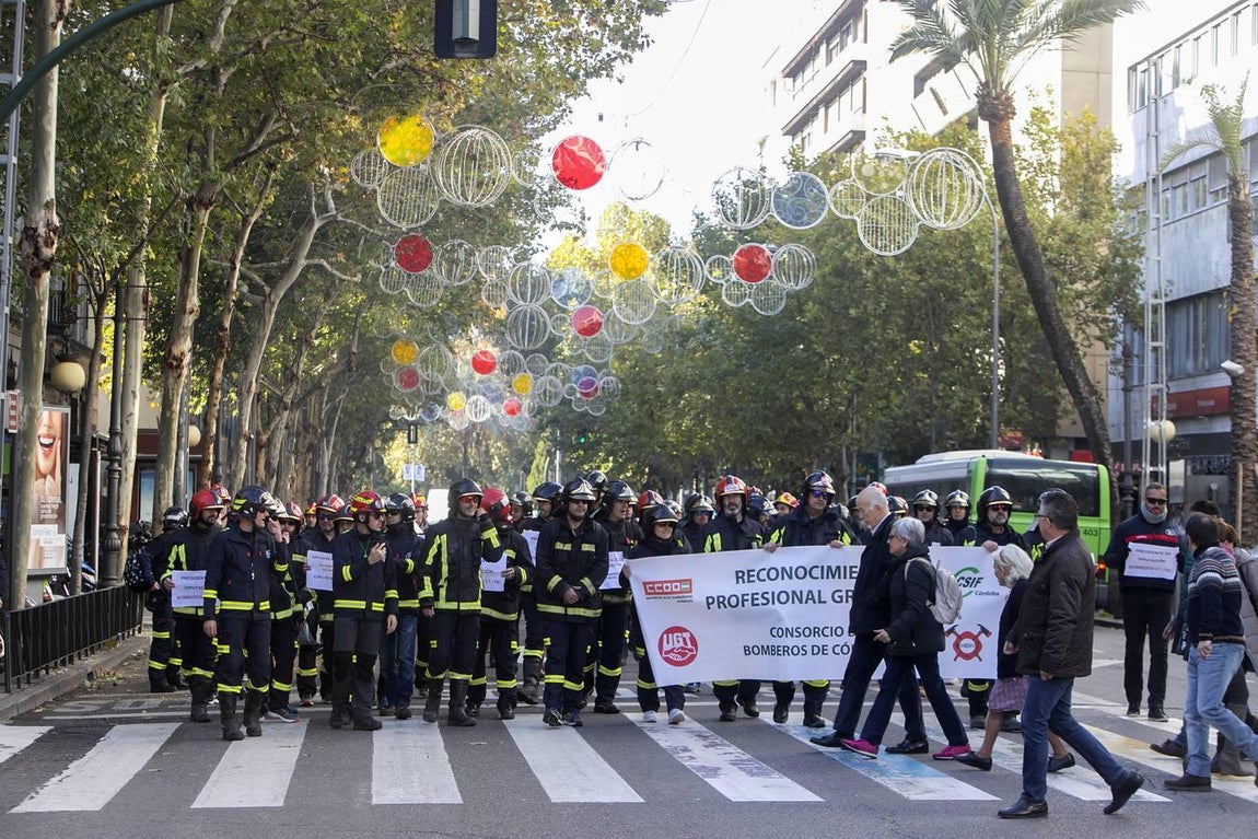 La protesta de los bomberos del Consorcio de Córdoba, en imágenes