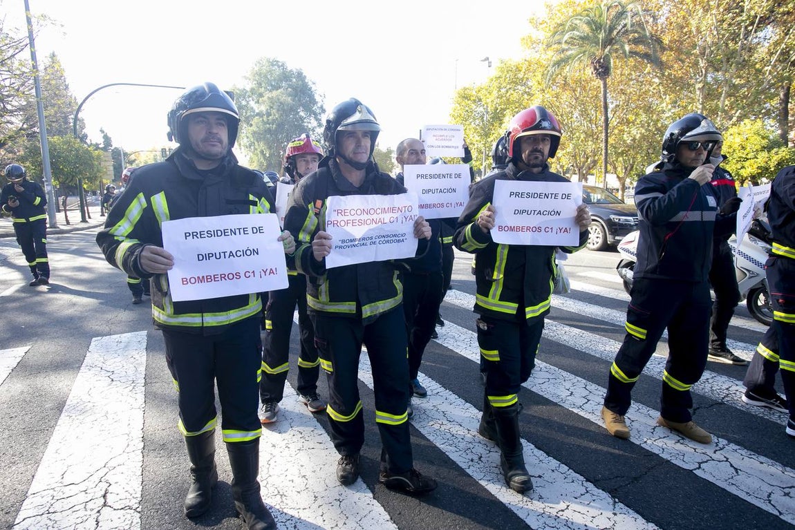 La protesta de los bomberos del Consorcio de Córdoba, en imágenes