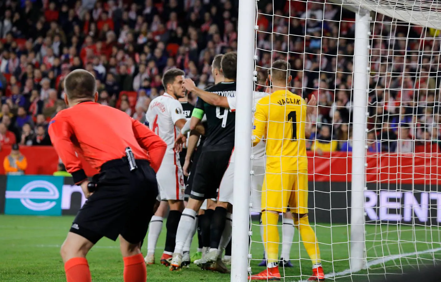 La victoria del Sevilla FC ante el Krasnodar, en imágenes