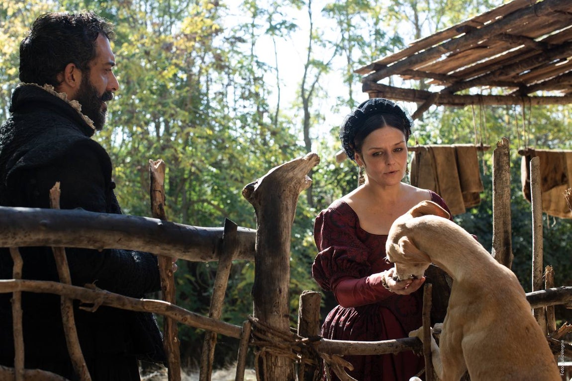 Escena protagonizada por María de la O (Estefanía de los Santos). 