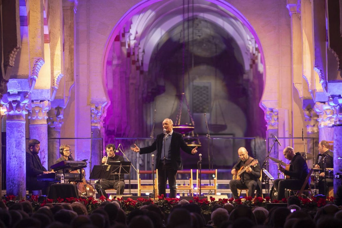 El concierto navideño de José Manuel Soto en la Mezquita-Catedral de Córdoba, en imágenes