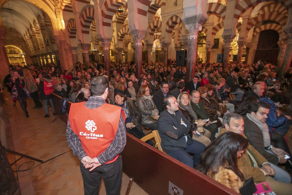 El concierto navideño de José Manuel Soto en la Mezquita-Catedral de Córdoba, en imágenes