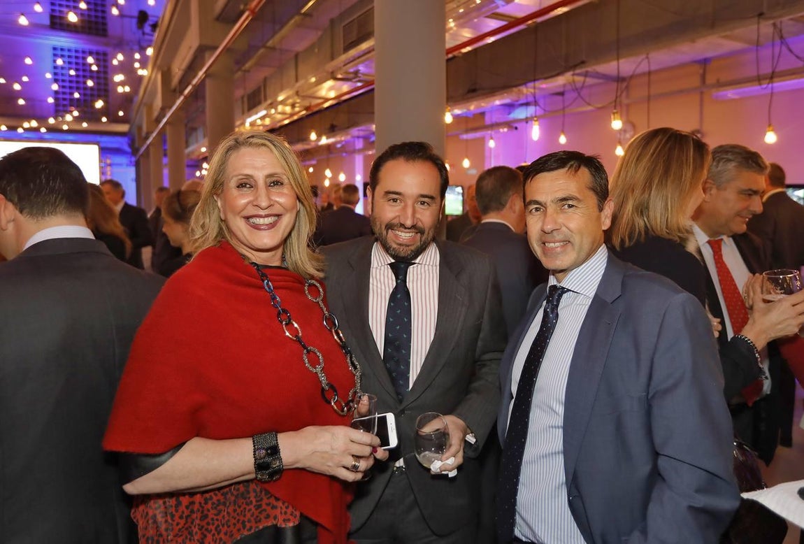 Isabel Arribas, Eduardo Escobar Robina y Juan Román Gallego