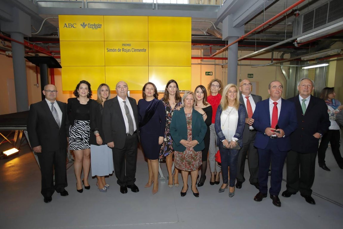 Familia García – Palacios y empleados de su empresa con la consejera de Agricultura de la Junta de Andalucía