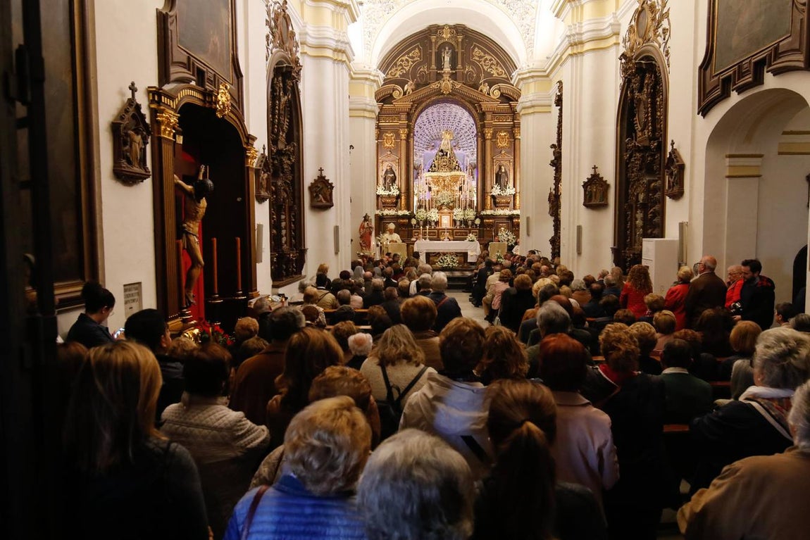 La devoción del Viernes de Dolores de Córdoba, en imágenes