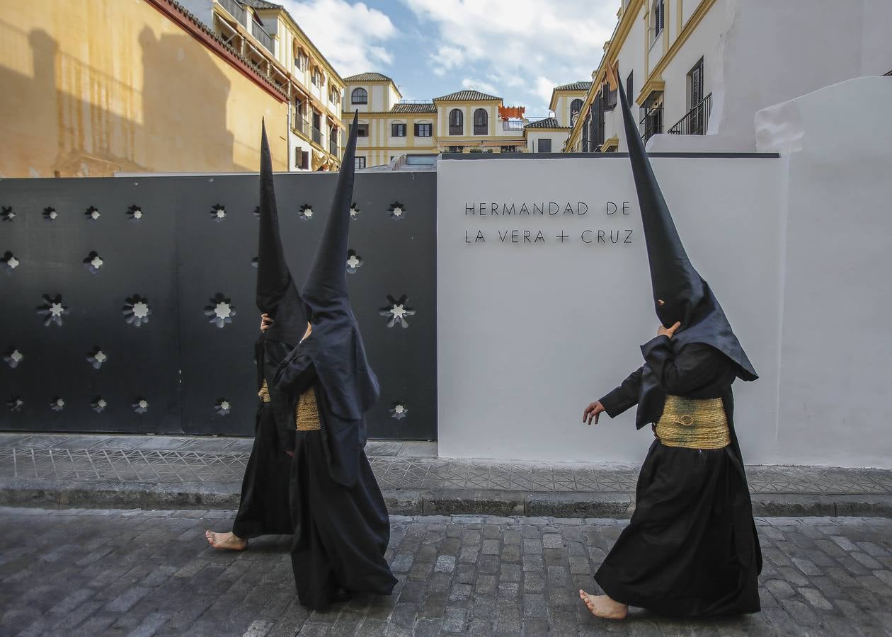 La solemne belleza de la Vera Cruz el Lunes Santo de Sevilla 2019
