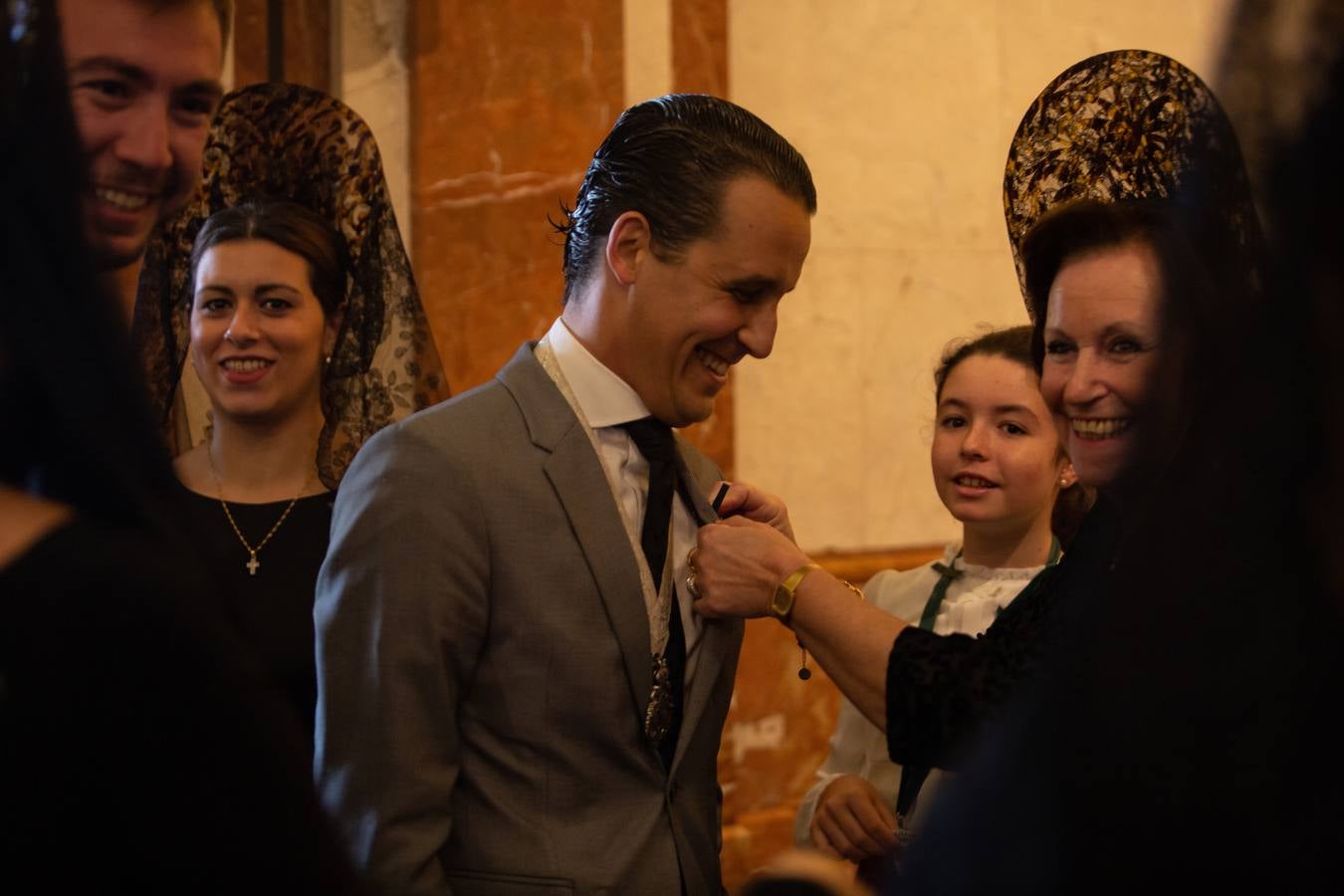 Los fieles se acercan hasta la Basílica de la Macarena