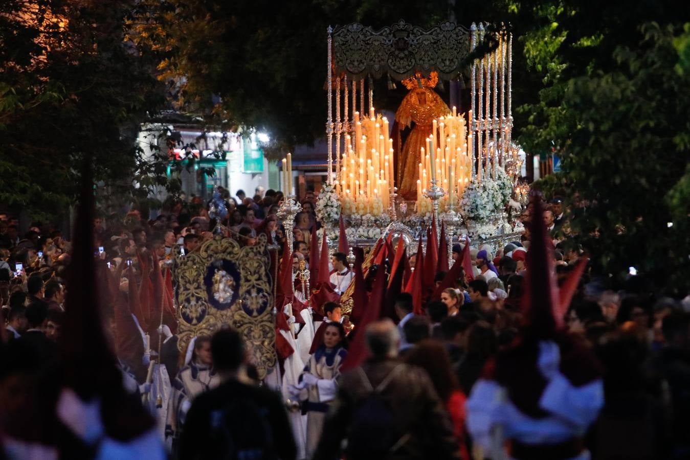 La estación de penitencia del Descendimiento de Córdoba, en imágenes