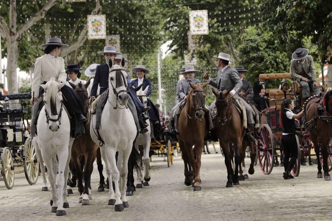 Galería: Jueves, un día perfecto para disfrutar de la Feria de Abril de Sevilla 2019