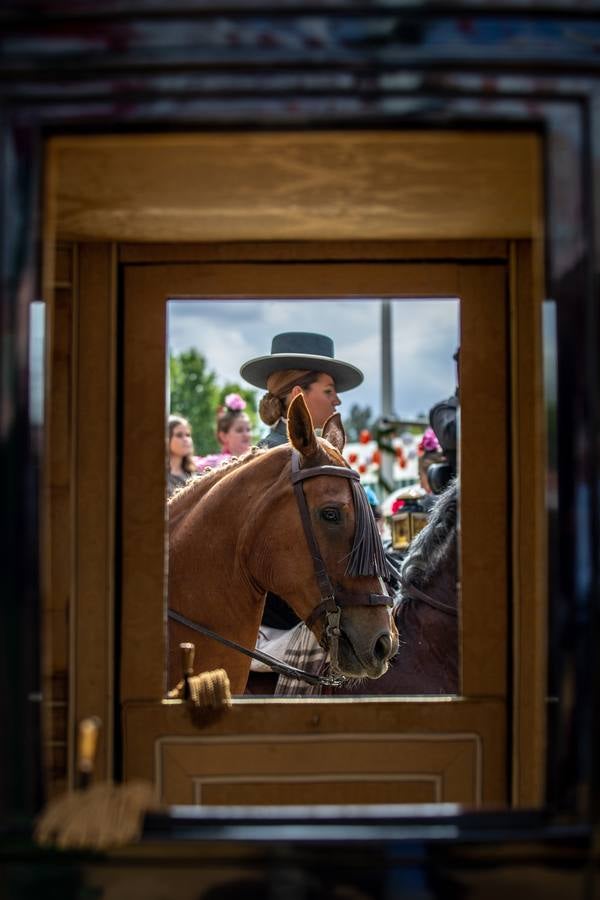Galería: Jueves, un día perfecto para disfrutar de la Feria de Abril de Sevilla 2019