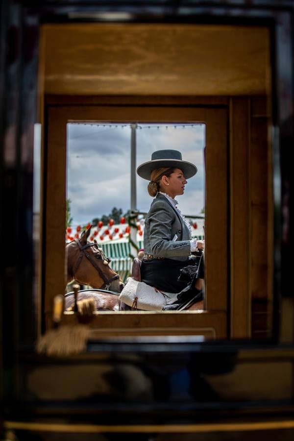 Galería: Jueves, un día perfecto para disfrutar de la Feria de Abril de Sevilla 2019